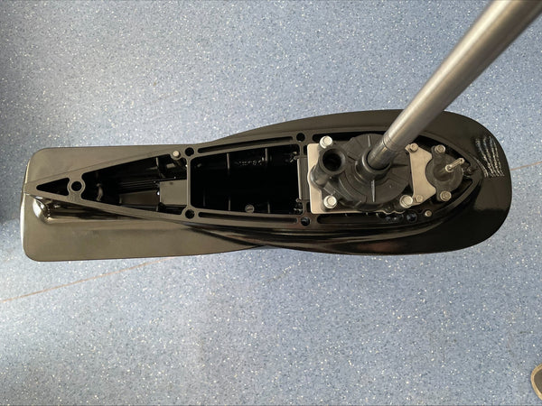 “Suzuki DF300Z Lower Unit Assembly 50040-98814-0EP - Image 4