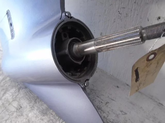 Used Yamaha F200-F225-F250-F300 Lower Unit - Image 4