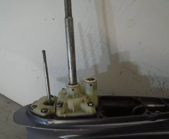 Used Yamaha F200-F225-F250-F300 Lower Unit - Image 5