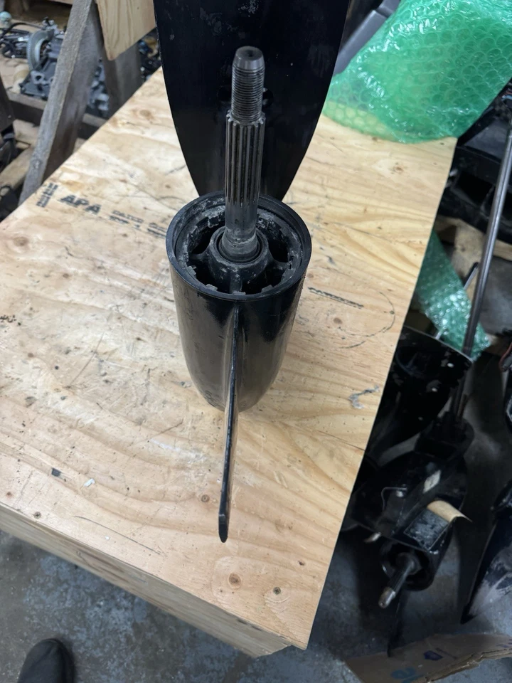 Mercury F 225 HP 4 Stroke Built by YAMAHA Lower Unit - Image 3