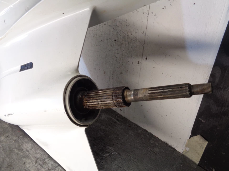 Used 2024 DF350 350hp Dual Prop Suzuki 4-Stroke 30" Outboard Lower Unit - Image 2